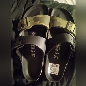 NWT Women's Birkenstock Camouflage and Black Sandals